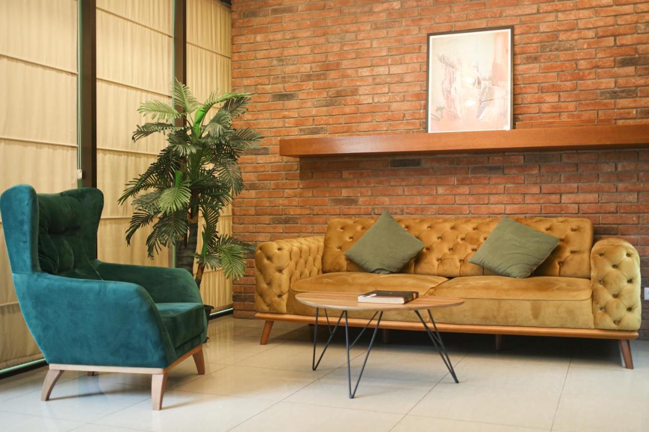 Dolabauri Hotel ティビリシ エクステリア 写真